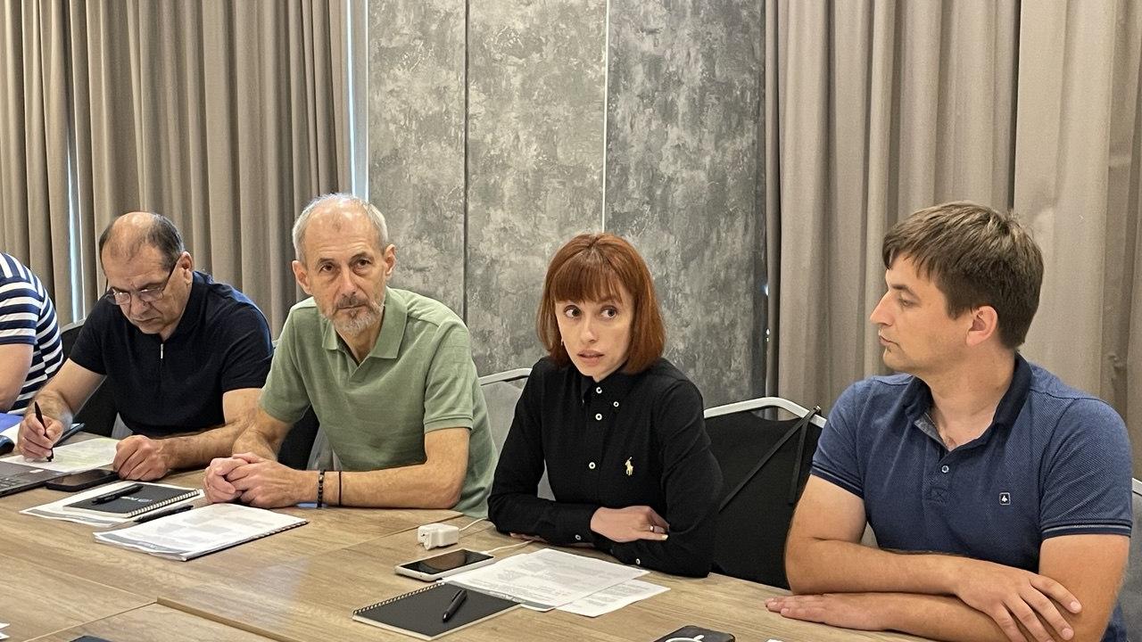 Multilevel Dialogue to Improve Education in Frontline, De-occupied and Occupied Territories: Hromadas and the Ministry of Education Work Together to Refine Legislation