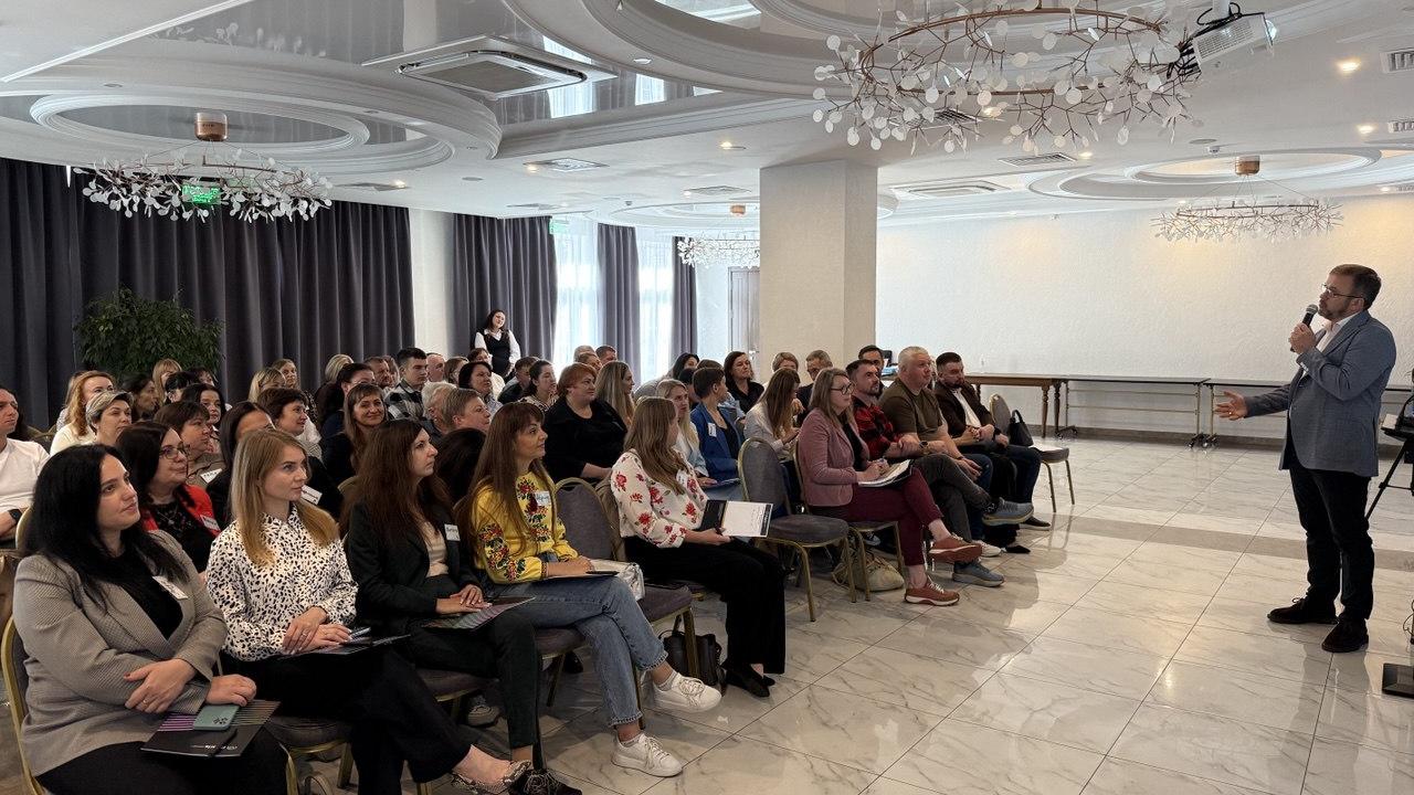 Багаторівневий розвиток адмінпослуг: у Рівному відбувся міжрегіональний форум