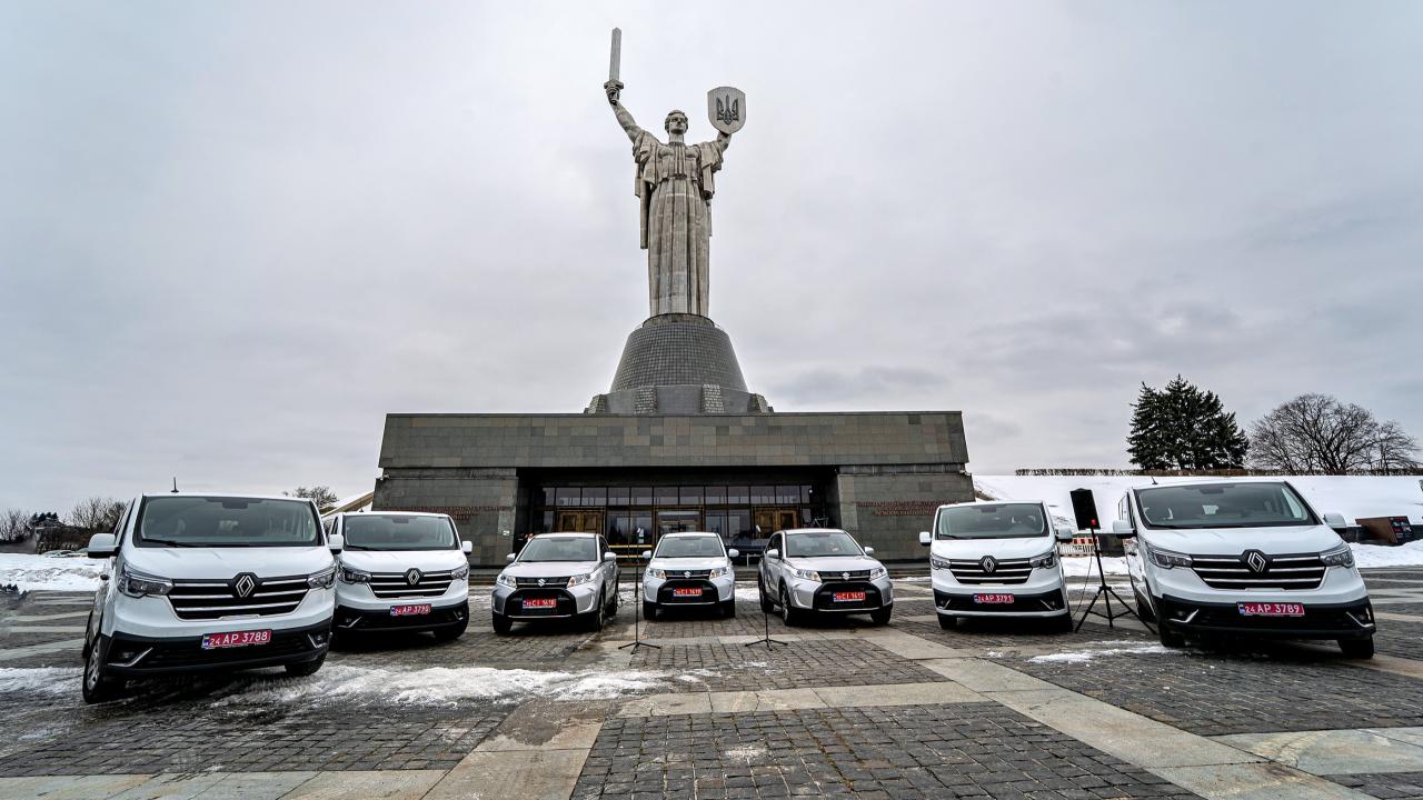 Сім автомобілів, обладнаних для мобільного надання послуг, отримали громади-партнерки Програми Polaris