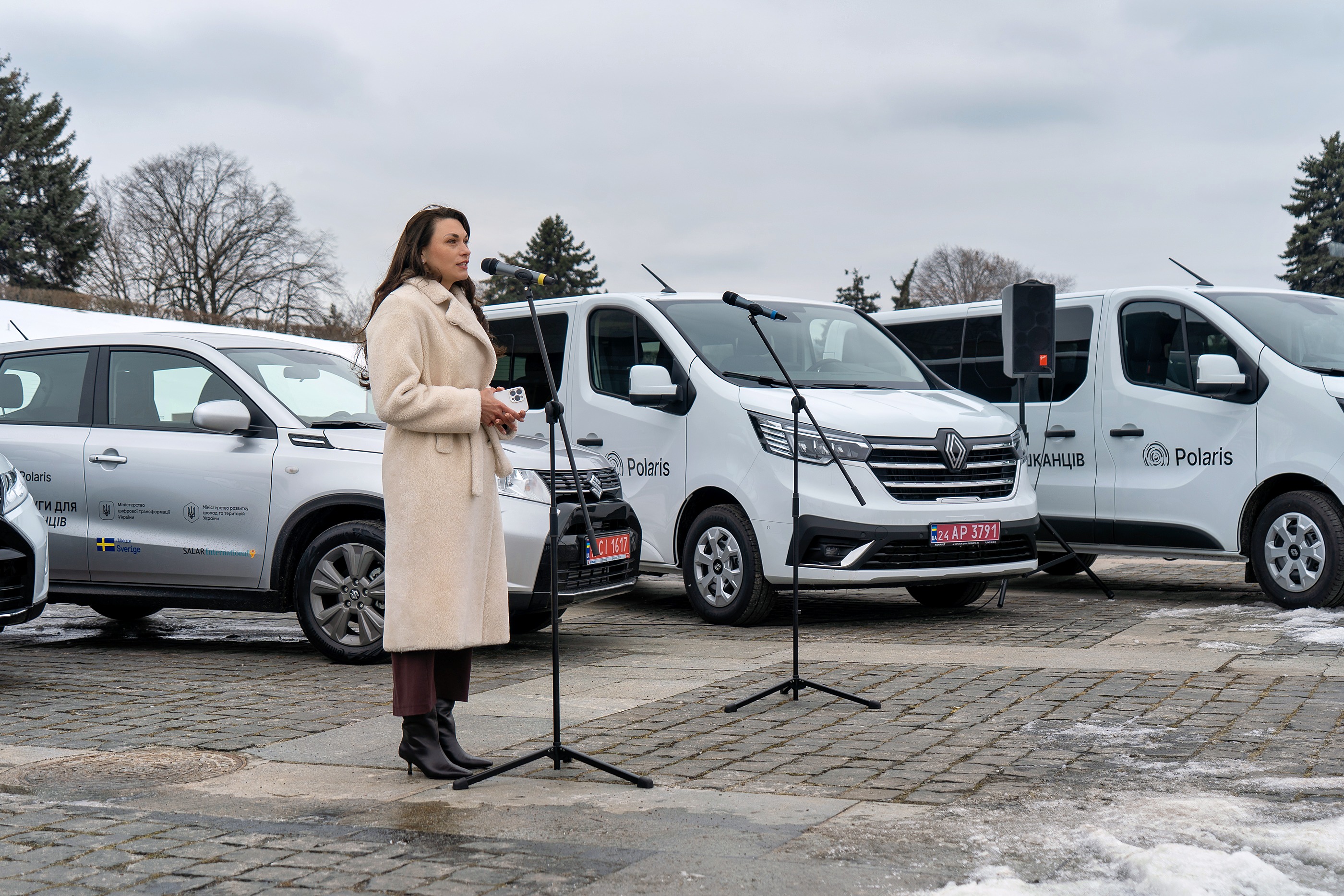 Vehicles_handover_2.jpeg