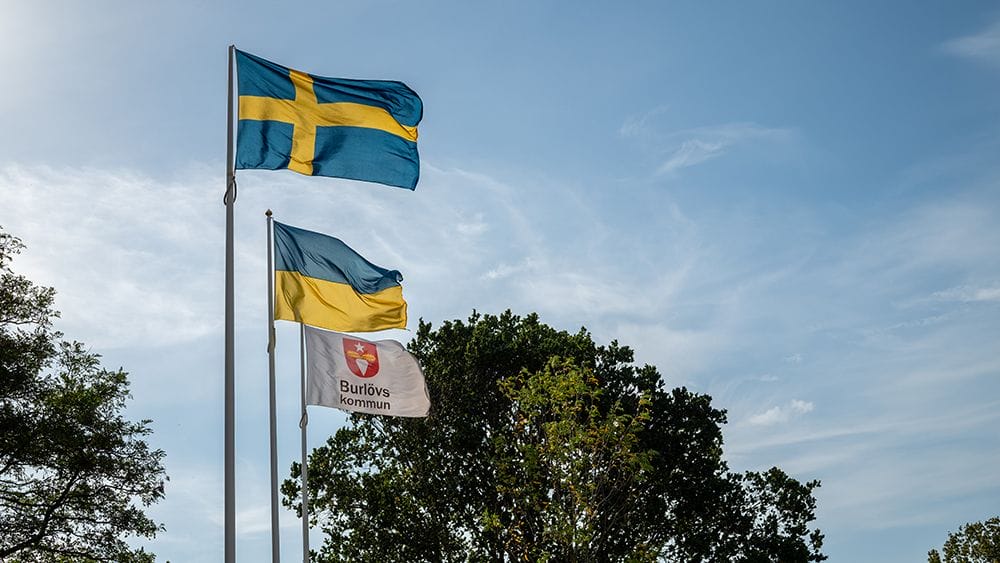 flaggor sverige ukraina och burlovs kommun 2669 mnd